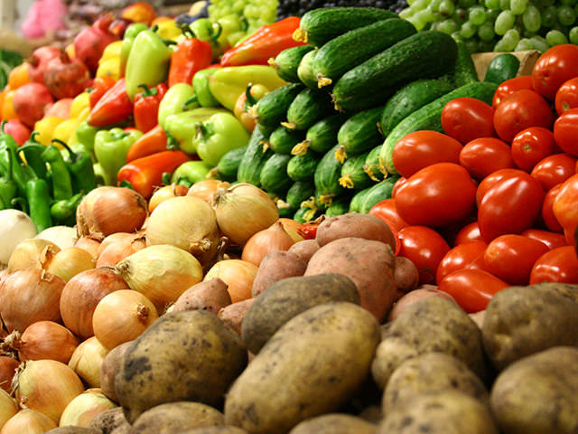Немытые сельскохозяйственные продукты могут вызвать заражение Овощи и фрукты